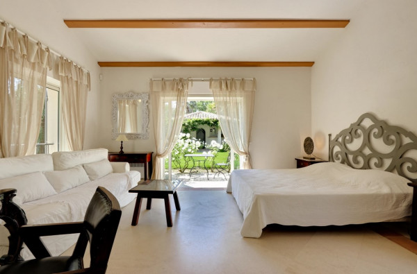 villa in St Tropez : Rent this lovely family villa located near the city center - Photo 24