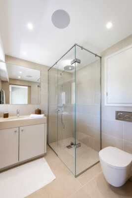 villa in Cap d'Antibes : Rent this modern villain a quiet domain in the heart of the Cap d'Antibes. - Photo 26