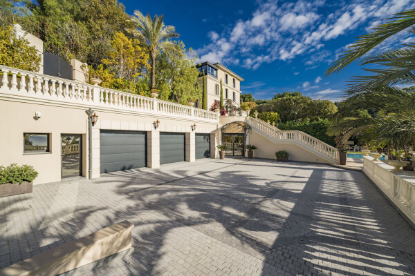 villa in Cannes : Stunning 9 bedroom mansion located in the hills of Cannes with incredible sea views - Photo 53