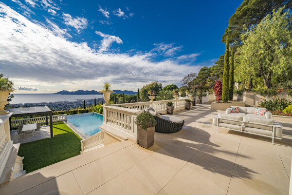 villa in Cannes : Stunning 9 bedroom mansion located in the hills of Cannes with incredible sea views - Photo 62