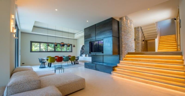 villa in St Tropez : Rent this contemporary villa close to the center with a modern decoration - Photo 6