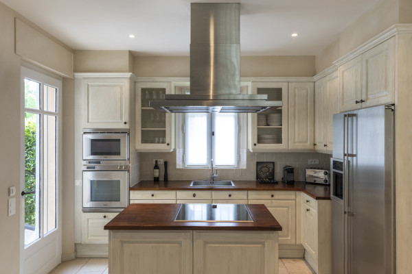 villa in St Tropez : Rent this lovely villa within walking distance to the beach of Pampelonne - Photo 4