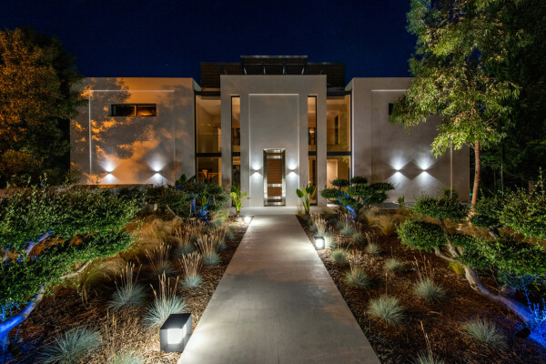 villa in Cannes : Rent this wonderful contemporary villa close to Cannes Center with 6 ensuite bedrooms. - Photo 47