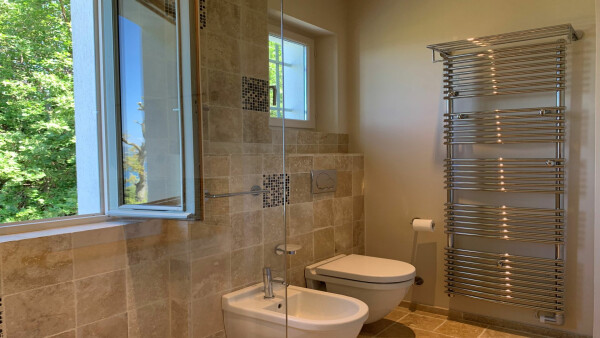 villa in St Tropez : Rent this stunning 5 bedrooms villa for 10 guests and with a breathtaking sea view of  Saint Tropez. - Photo 20