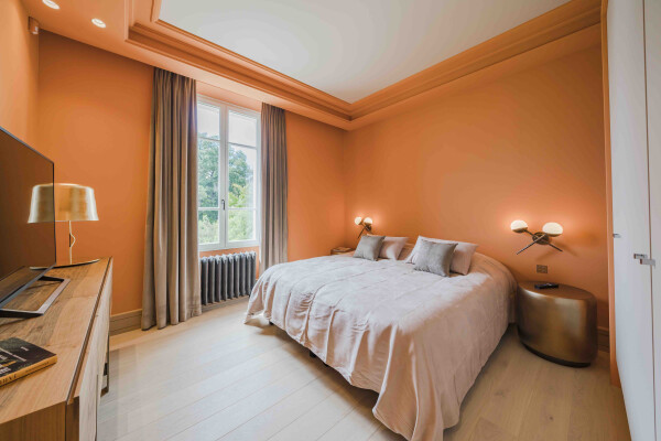 villa in Cannes : Rent stunning 10 bedroom property with incredible views over Cannes and the sea located in a huge garden of over 1 hectare of gardens - Photo 7