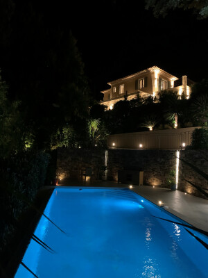 villa in St Tropez : Rent this stunning 5 bedrooms villa for 10 guests and with a breathtaking sea view of  Saint Tropez. - Photo 25