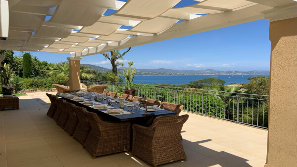 villa in St Tropez : Rent this stunning 5 bedrooms villa for 10 guests and with a breathtaking sea view of  Saint Tropez. - Photo 2