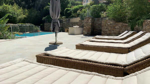 villa in St Tropez : Rent this stunning 5 bedrooms villa for 10 guests and with a breathtaking sea view of  Saint Tropez. - Photo 28