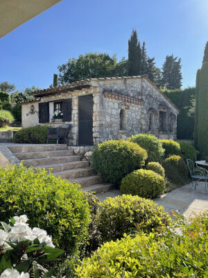villa in Valbonne : Rent this wonderful Mas located within walking distance to the wonderful village of Valbonne - Photo 25