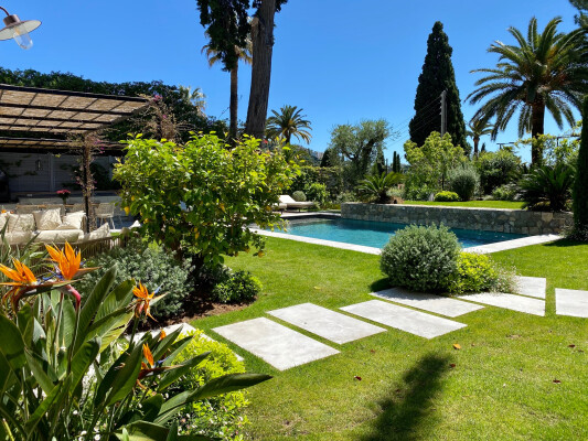 villa in Cannes : Rent this lovely charming villa in a gated domain, walking distance to Cannes center. - Photo 0